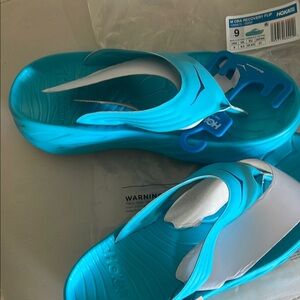 Hoka One One Women's Blue Recovery Sandals